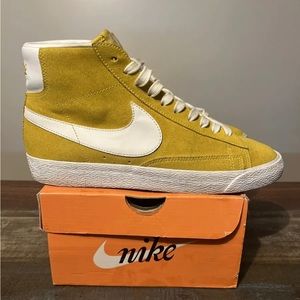 Vintage Nike Blazer Suede